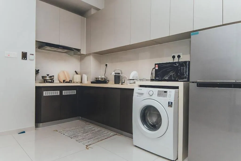 Baylaurel Cozycorner 3Br8Pax Seaview Poolview Apartment Johor Bahru