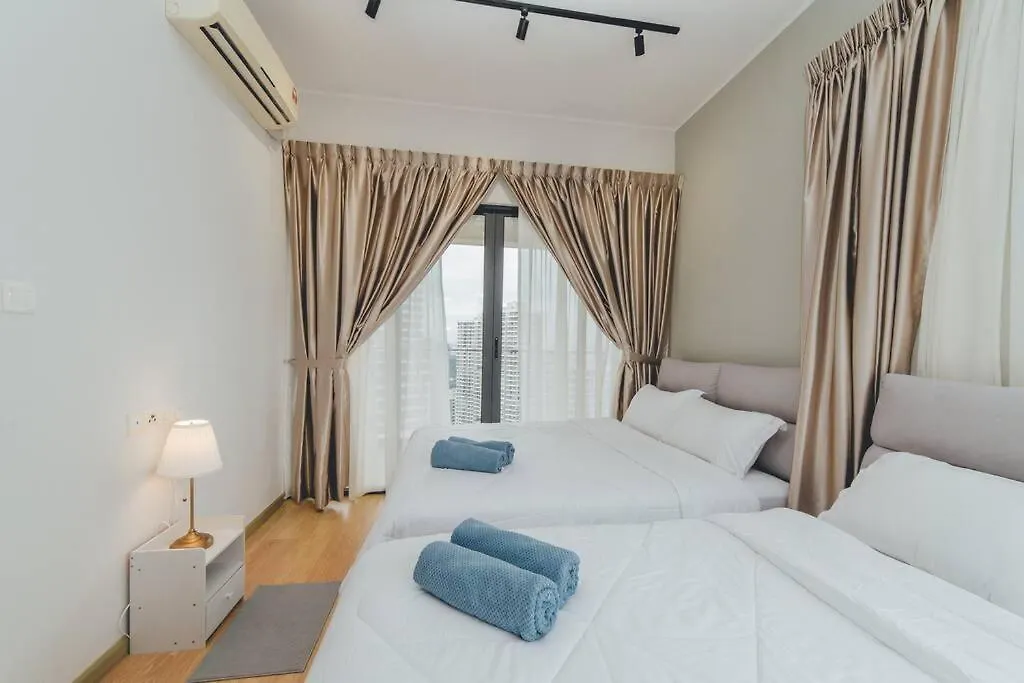 Baylaurel Cozycorner 3Br8Pax Seaview Poolview Apartment Johor Bahru